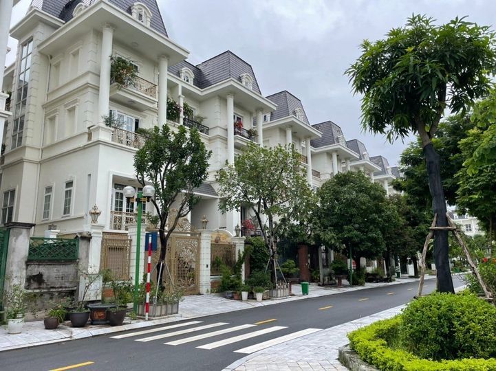 Bán biệt thự đơn lập hướng Đông Nam Lideco Hoài Đức diện tích: 210m2 x 3 tầng giá rẻ bất ngờ
