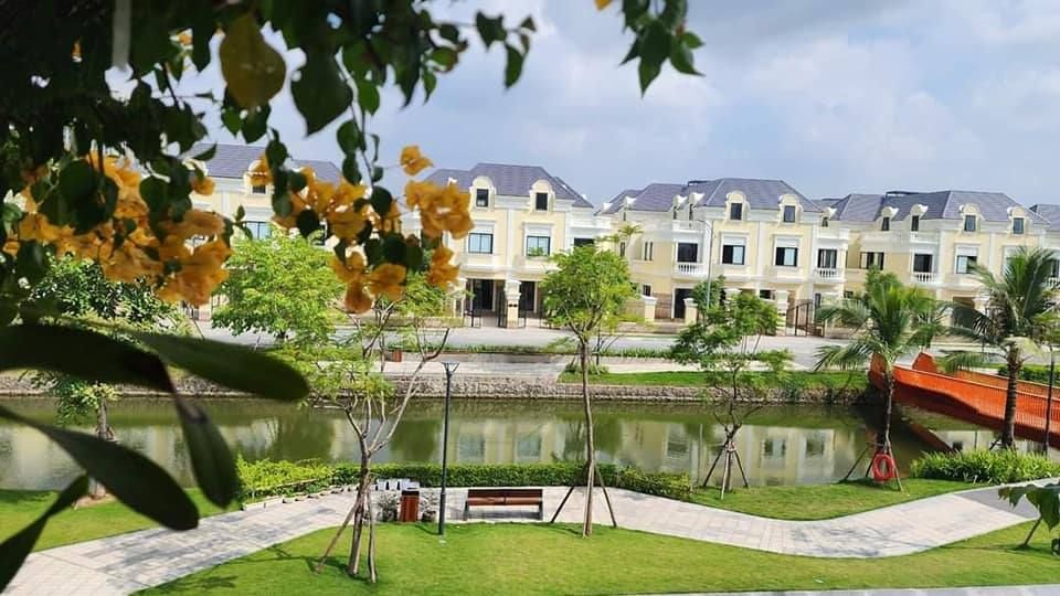 Cần bán nhà căn góc biệt thự đơn lập hướng Đông Bắc Symphony An Lạc, diện tích: 280m2 có sân vườn