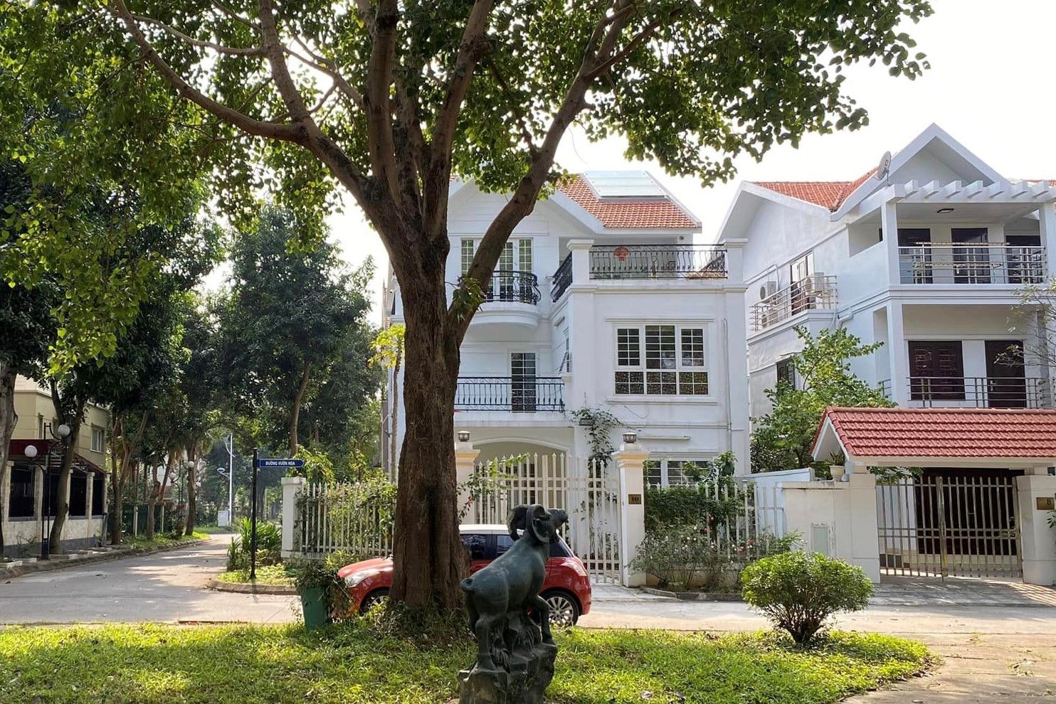 Bán biệt thự đơn lập 240m2 căn góc view công viên, full đồ đẹp tại Vinaconex 2