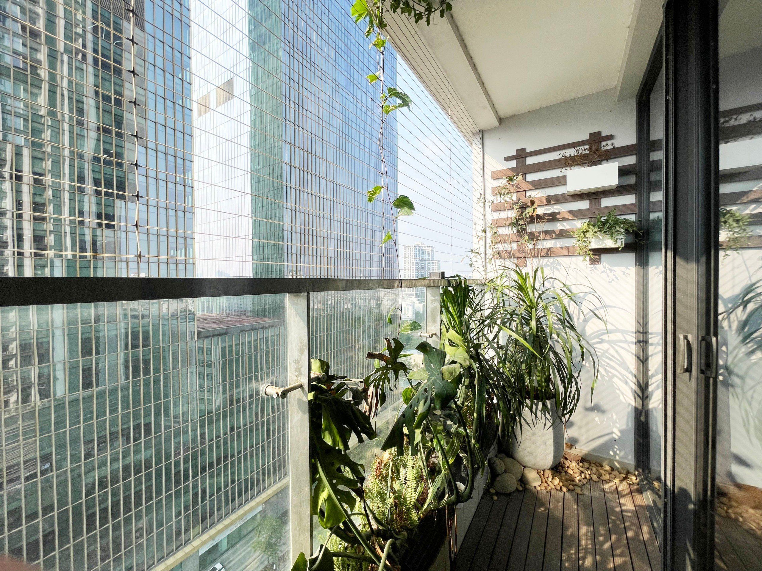 Cho thuê căn hộ 2 ngủ toà M1 Vinhomes Metropolis, trang bị đầy đủ nội thất chỉ việc dọn vào ở luôn