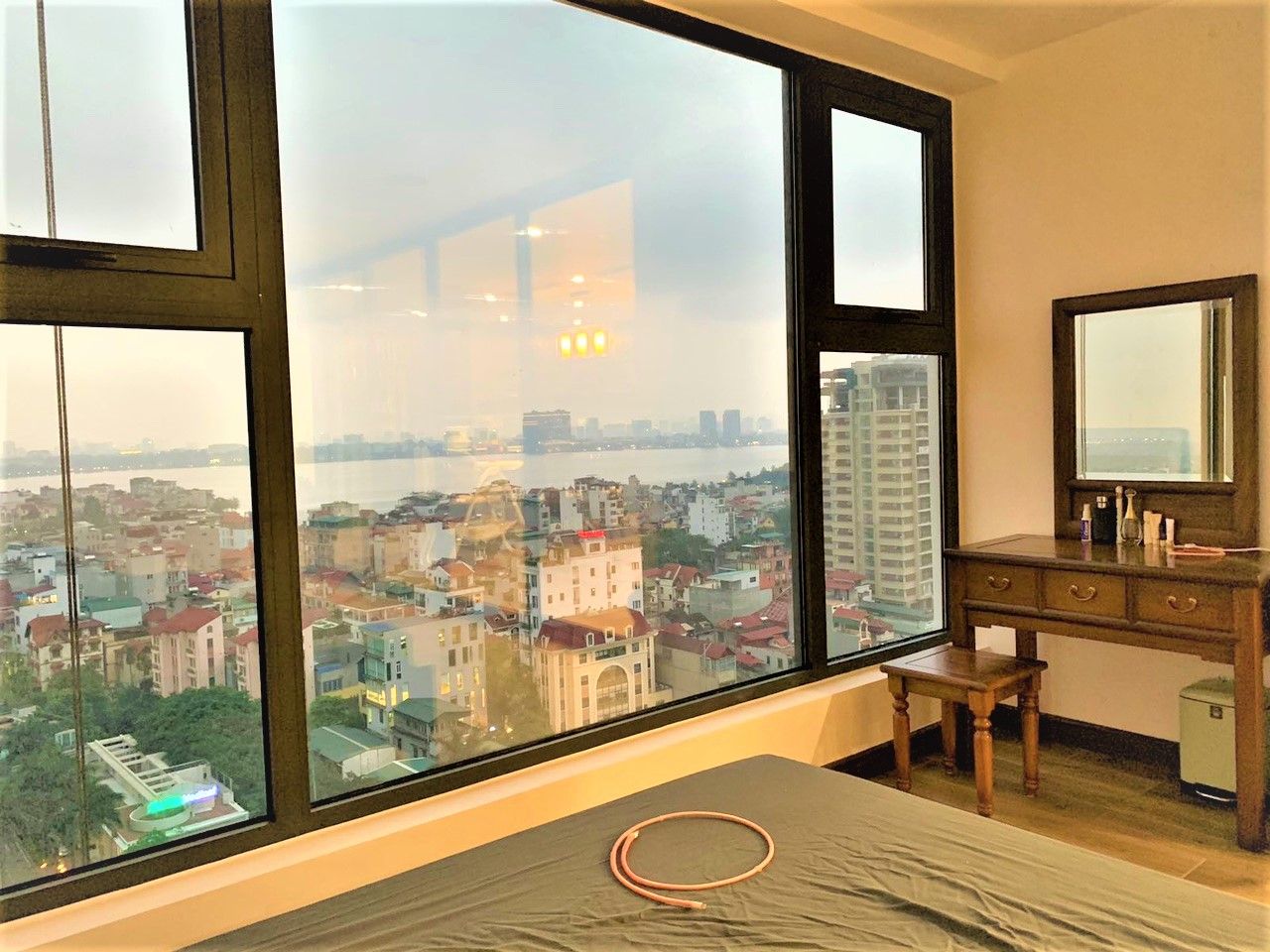 Cắt lỗ 1 tỷ căn hộ 3 ngủ view Hồ Tây chung cư cao cấp D'. Le Roi Soleil. LH 0989734734