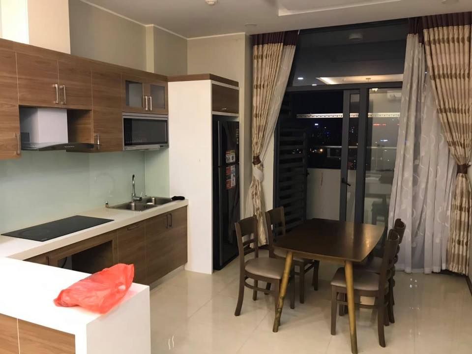 Cho thuê căn góc 2 ngủ DT 86m2 - hướng Bắc - Vinhomes Nguyễn Chí Thanh