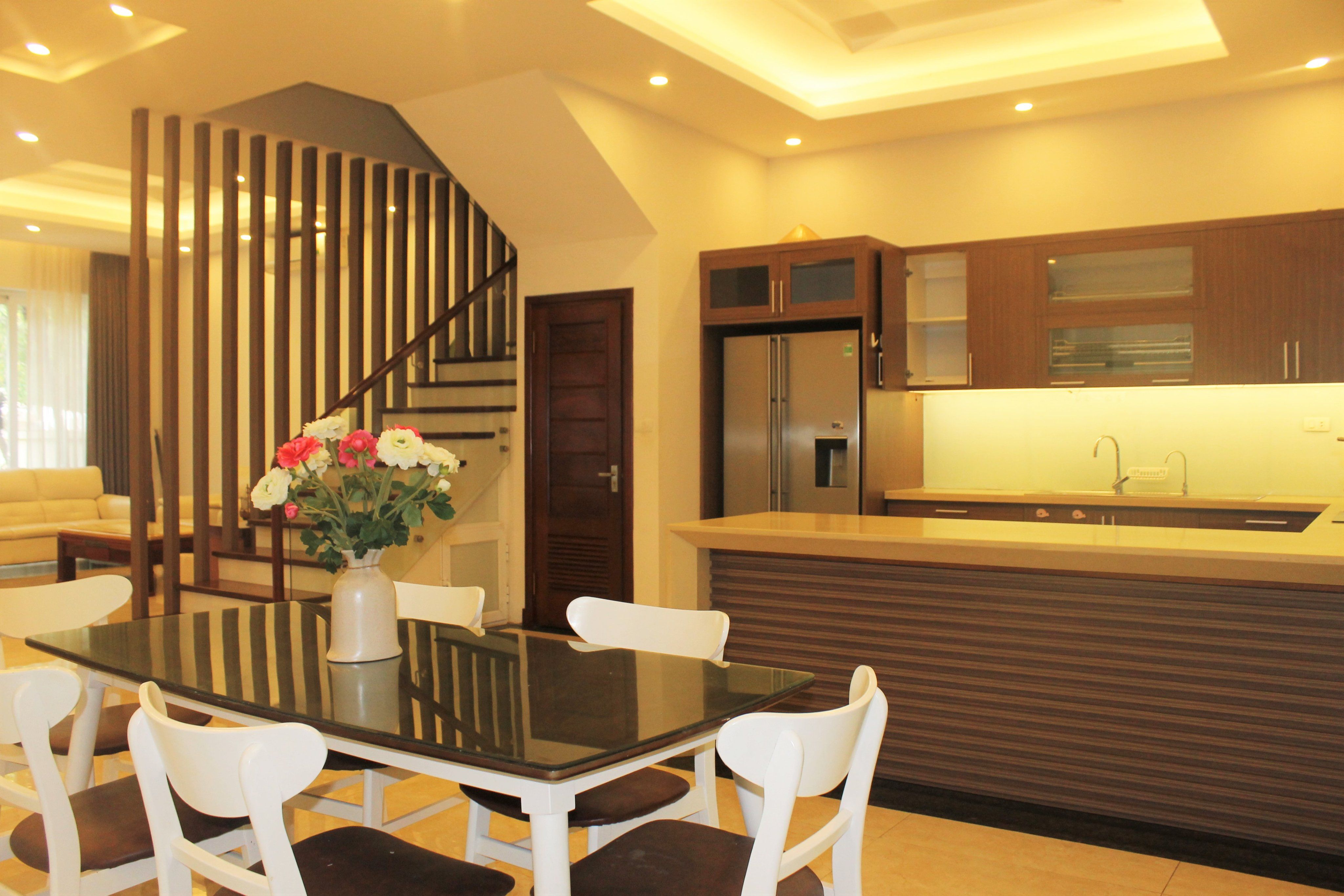 Chính chủ cho thuê biệt thự tiểu khu Anh Đào Vinhomes Riverside, 165m2 căn 3 ngủ giá 35 triệu/tháng