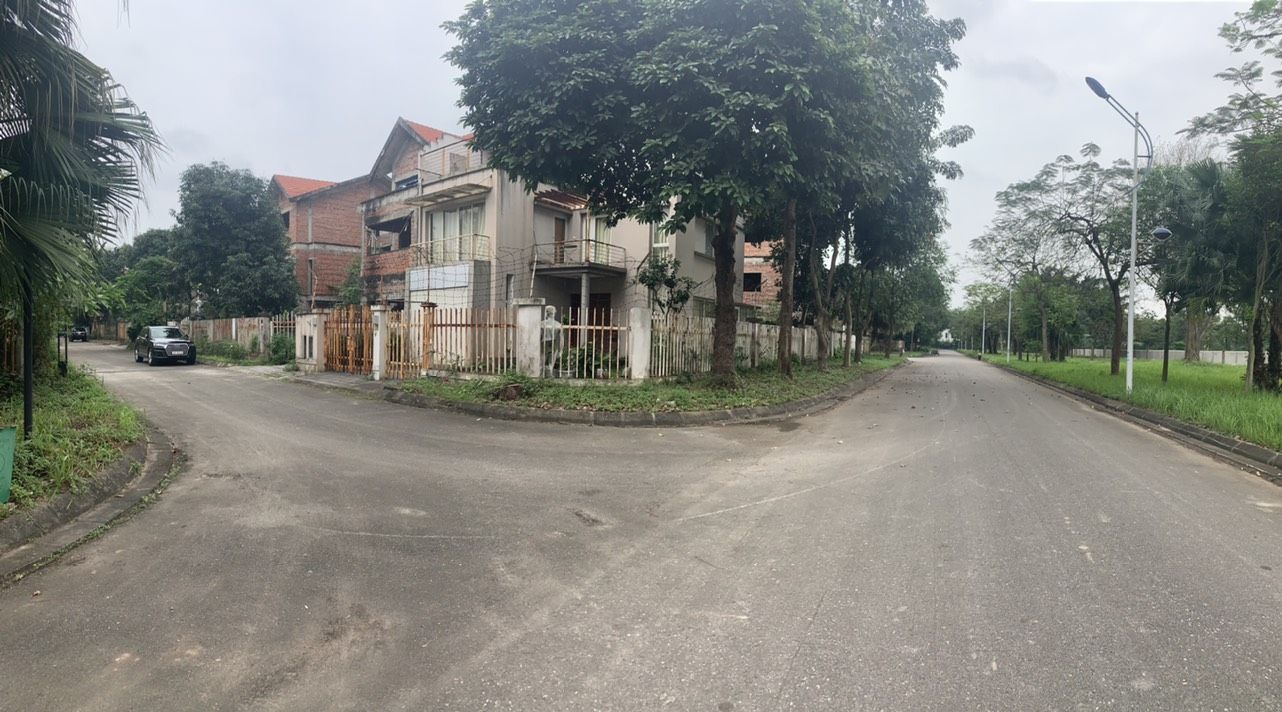 Cần tiền bán gấp căn góc 208m2 biệt thự xây thô tại KĐT Quang Minh Long Việt, LH 0989734734