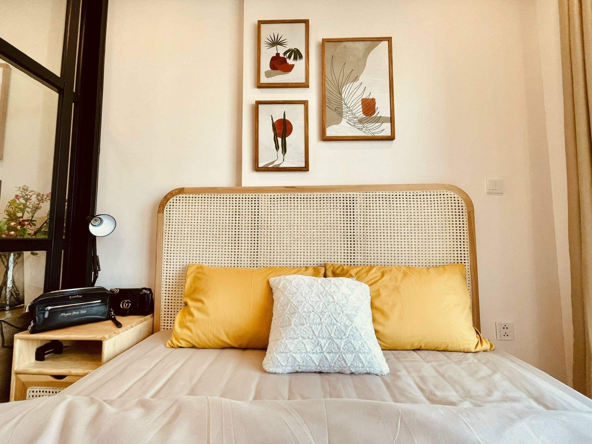 Cho thuê căn studio Vinhomes Symphony, view tầng trung, full đồ cơ bản, hướng Tây Tứ Trạch