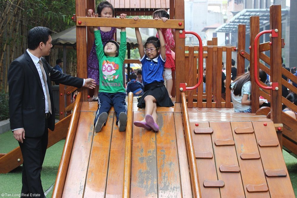 Bán căn hộ tháp A tòa nhà Skycity