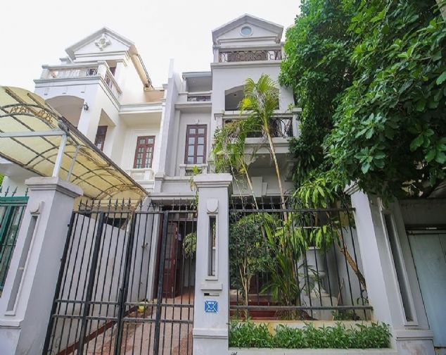 Bán gấp biệt thự khu C2 Ciputra đẳng cấp, siêu rộng thoáng mát, view siêu đẹp, giá cực rẻ