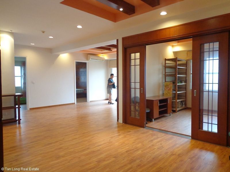 Bán gấp chung cư 148m2 tòa G3 Ciputra, quận Tây Hồ