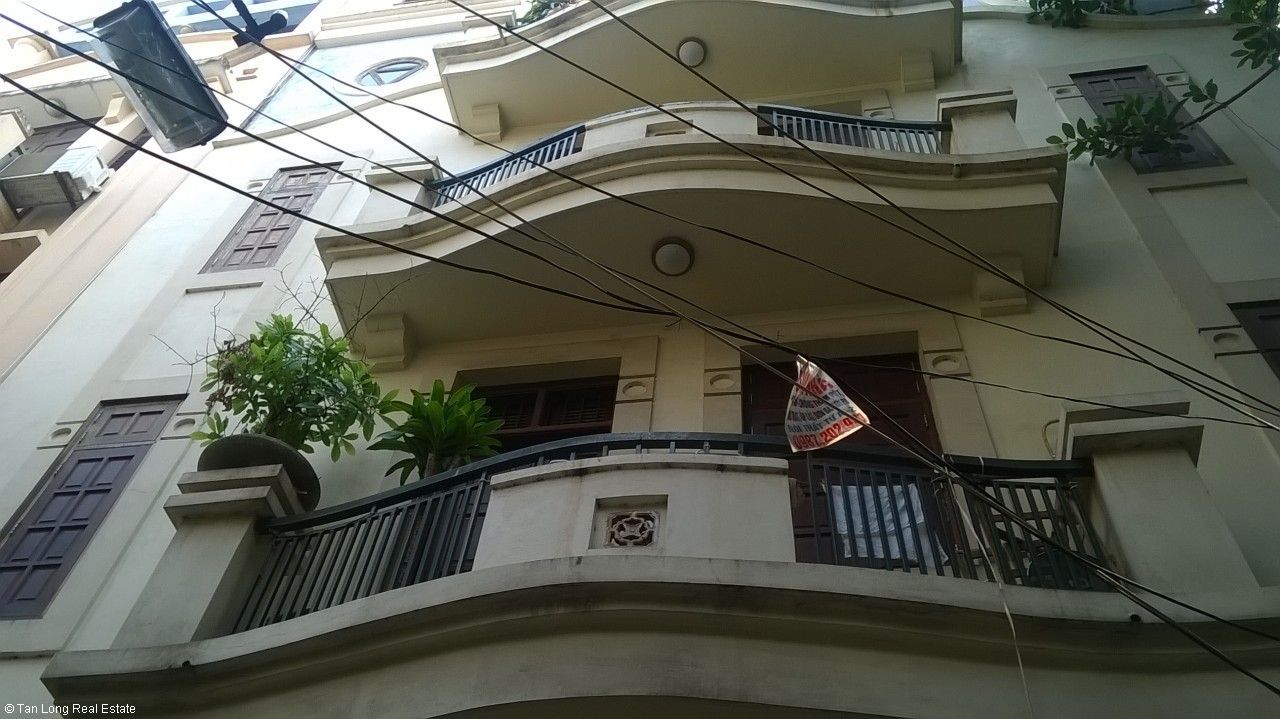 Bán nhà 5 tầng trong ngõ tại Văn Miếu, quận Đống Đa