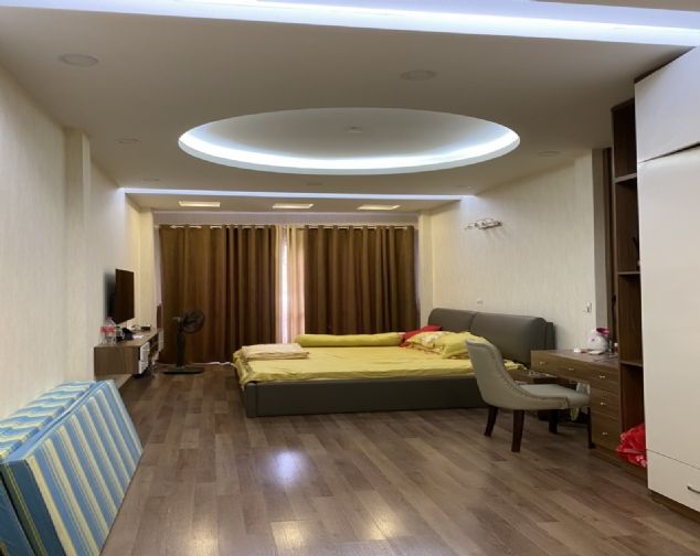 Bán nhà 61m2 x5 tầng, MT 4.5 m2 tại mặt đường Âu Cơ, Tây Hồ