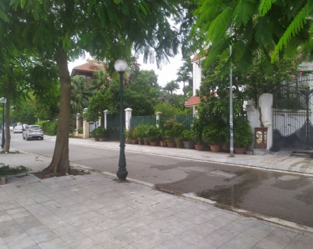 Bán nhà mặt ngõ phố Xuân Diệu,Tây Hồ, Diện tích 102m, mặt tiền 6m hướng Tây Nam,