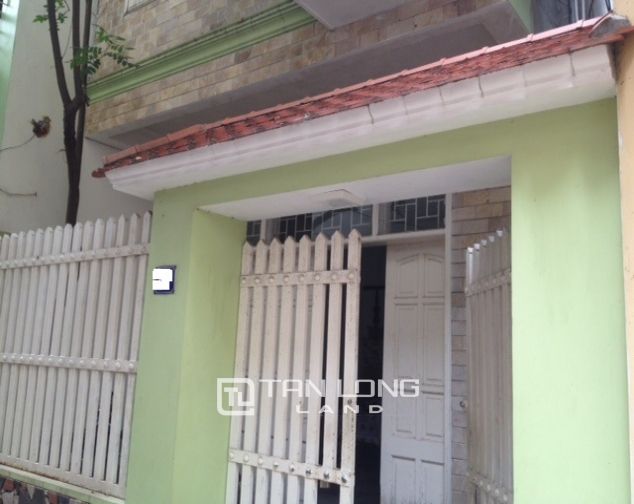 Bán nhà trong ngõ 50m2 tại Lạc Long Quân, quận Tây Hồ
