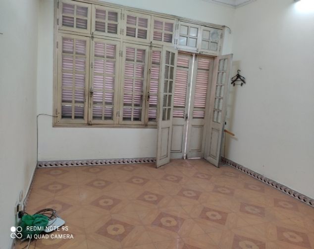 Bán nhà xây 5 tầng kinh doanh tốt tại mặt đường Âu Cơ, Tây Hồ
