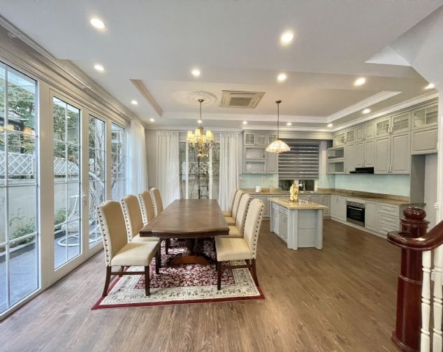 Bán nhanh căn BT song lập DT 165m2, đủ đồ đẹp, Vinhomes Riverside, Long Biên