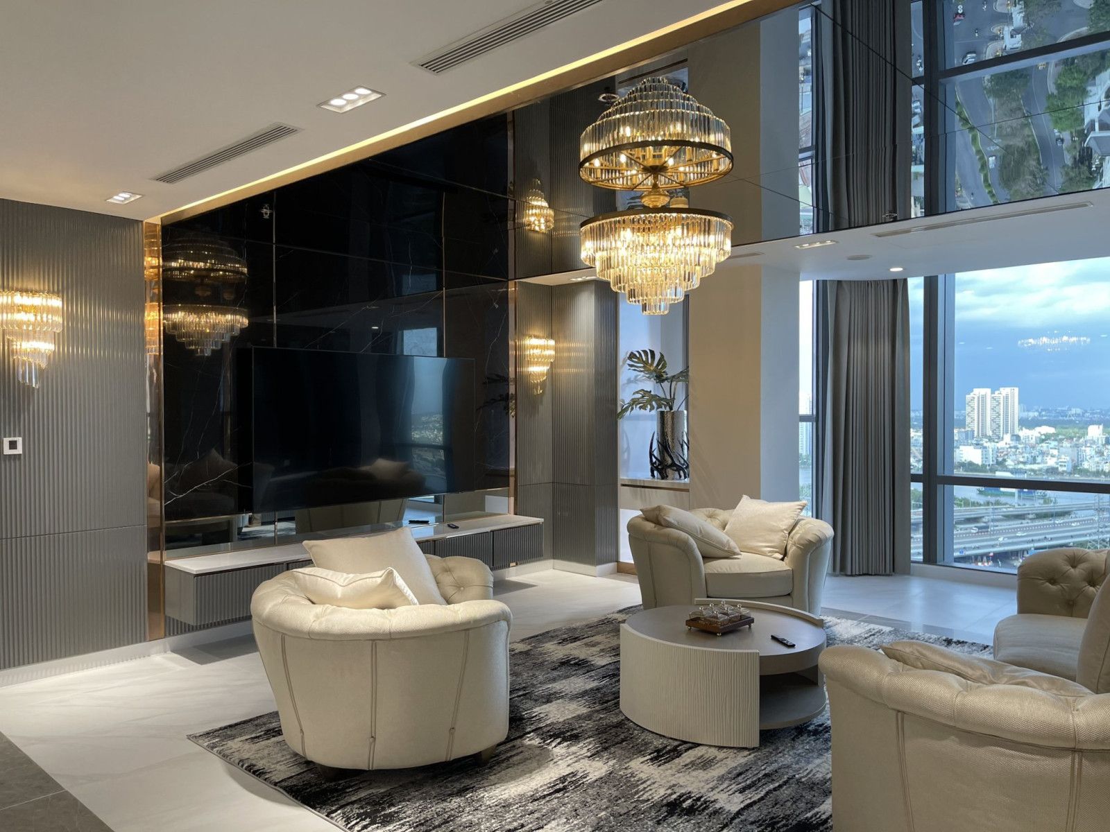 Bán Penthouse hướng Đông Tứ Trạch kính LowE chạm sàn - DT: 182.3m2 Sunshine River Park Phú Thượng