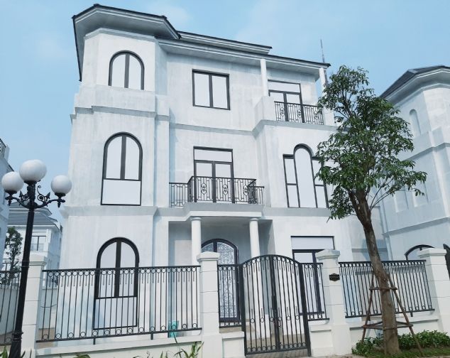 Biệt thự 03 tầng cho thuê Vinhomes Green Villas, 311m2