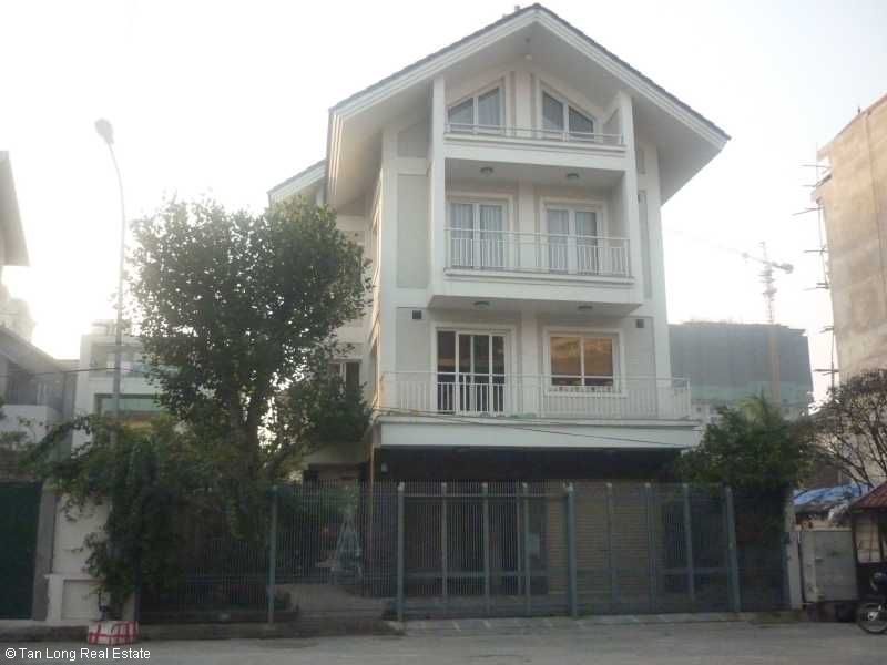 Biệt thự 240m2 đường Tô Ngọc Vân bán
