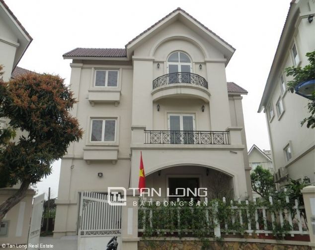 Biệt thự 350m2, 5 phòng ngủ cho thuê tại Hoa Lan Vinhomes Riverside