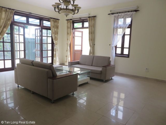 Biệt thự 4 phòng ngủ cho thuê khu C1 Ciputra, quận Tây Hồ