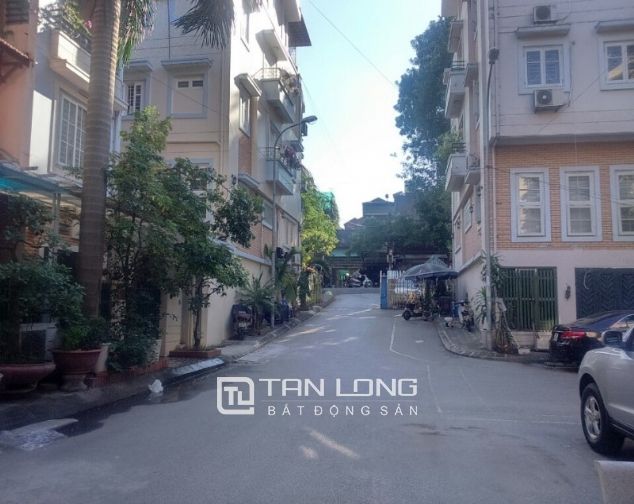Biệt thự 86m2 x 3.5 tầng tại Hoàng Hoa Thám, quận Ba Đình cho thuê
