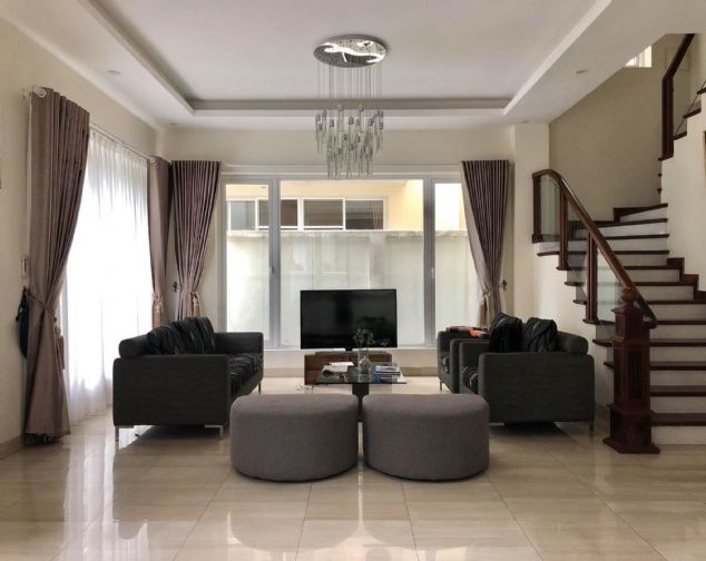 Biệt thự đủ đồ 4 phòng ngủ gần BIS Vinhomes Riverside cần cho thuê