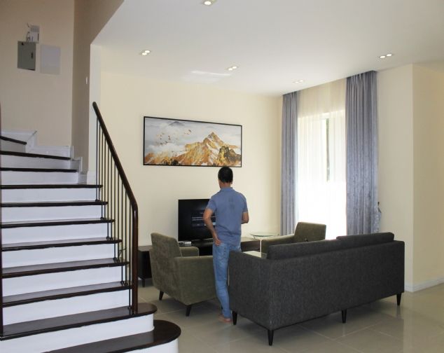 Cho thuê biệt thự lô góc, đủ đồ - Vinhomes Riverside giá 45 triệu/tháng. Vào ở luôn
