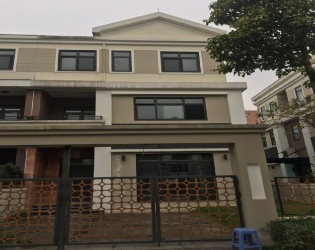 BIỆT THỰ H6 CHO THUÊ GIÁ 2500 ĐÔ/1 THÁNG