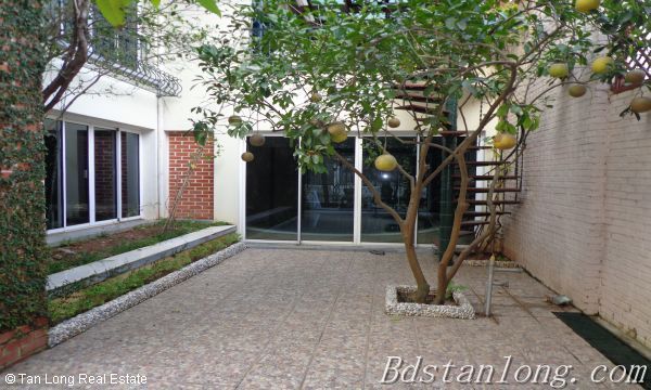 Biệt thự hiện đại Tô Ngọc Vân, Tây Hồ bán