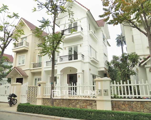 Biệt thự Hoa Sữa 3 phòng ngủ cho thuê tại Vinhomes Riverside