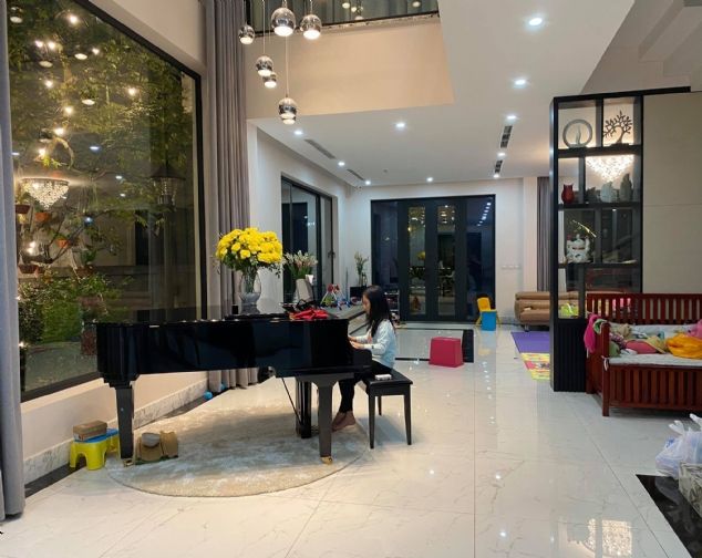 Biệt thự hoàn thiện đẹp view sông Vinhomes Riverside bán