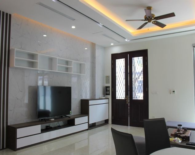 Biệt thự liên kề Vinhomes Riverside - The Harmony gần hồ, 4 phòng ngủ cho thuê
