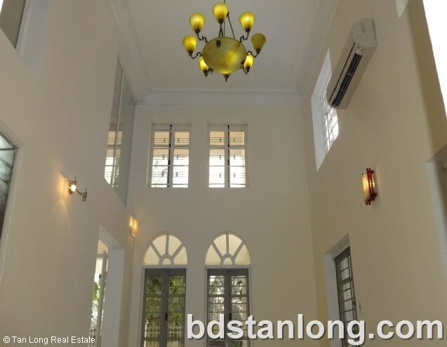 Biệt thự ở phố Đặng Thai Mai, quận Tây Hồ, Hà Nội cho thuê