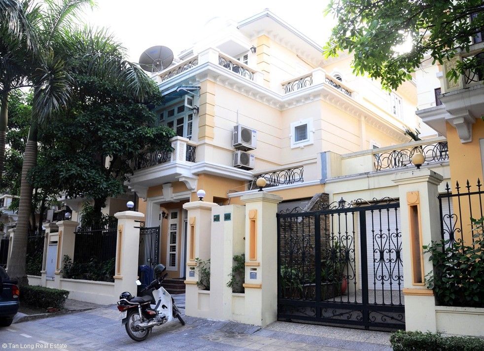 Biệt thự sang trọng khu D5 Ciputra cần bán
