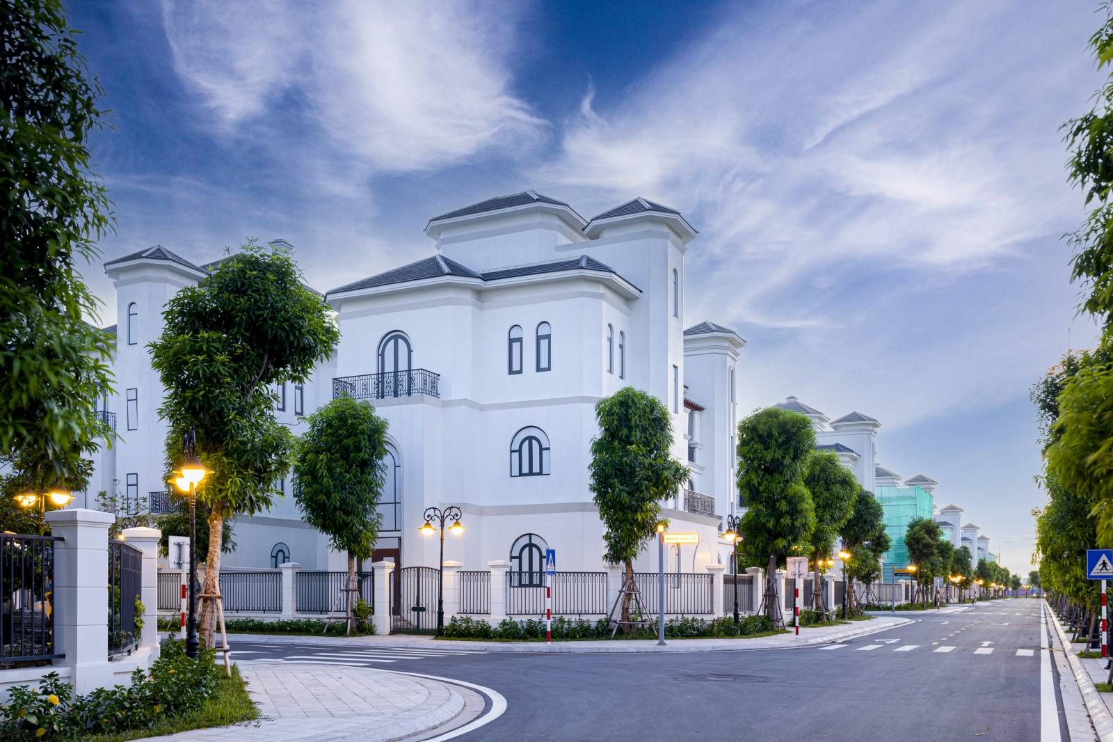 Cần bán biệt thự Thời Đại hướng chính Đông Vinhomes Ocean Park 3 The Crown Hưng Yên
