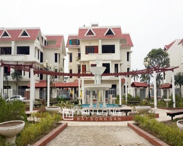 Biệt thự xây thô hướng Đông Nam bán tại Thành Phố Giao Lưu, quận Bắc Từ Liêm