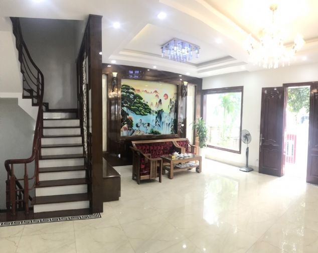Cần bán biệt thự 200m2 hoàn thiện khu Vinhomes Riverside Long Biên