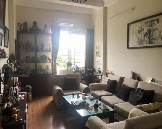 Cần bán biệt thự 250m2, 4 phòng ngủ tại khu 1.3ha Quảng An, quận Tây Hồ