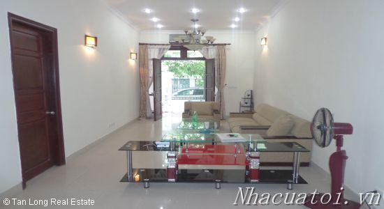 Cần bán biệt thự đủ đồ khu C2 - Ciputra