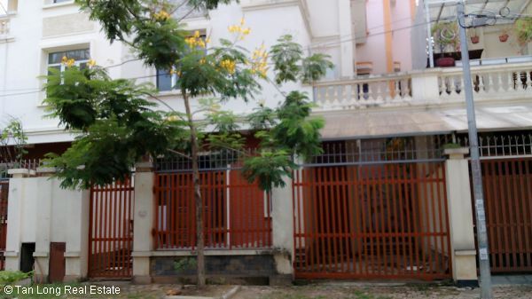 Cần bán biệt thự nằm trong khu Làng Việt Kiều Châu Âu, quận Hà Đông