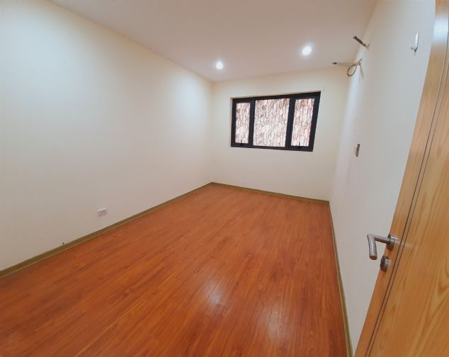 Cần bán căn 3 phòng ngủ tầng thấp tòa N01T3 khu Ngoại Giao Đoàn