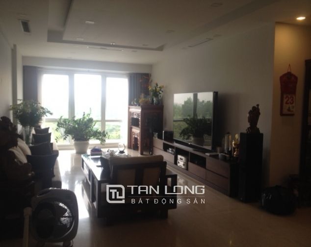 Cần bán căn hộ 182m2, đủ đồ tại P1 Ciputra, quận Tây Hồ, Hà Nội