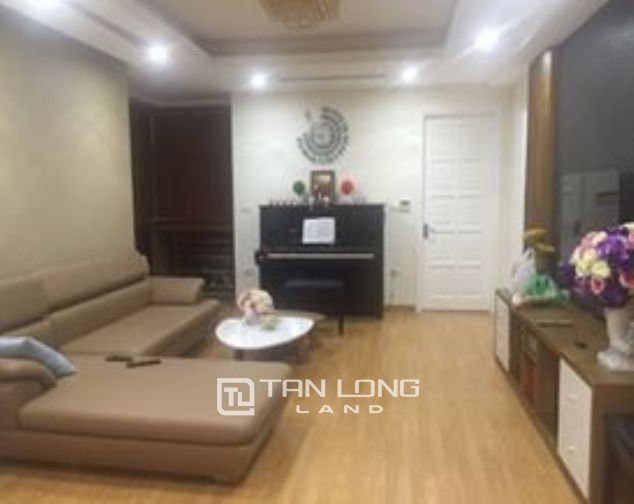 Cần bán căn hộ Căn hộ E1 Ciputra 3 ngủ đủ đồ, hướng Tây Nam
