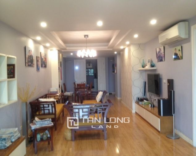 Cần bán căn hộ chung cư hướng Tây Bắc tại P1 Ciputra, quận Tây Hồ