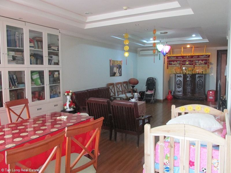 Cần bán căn hộ đủ đồ tại E5 Ciputra quận Tây Hồ