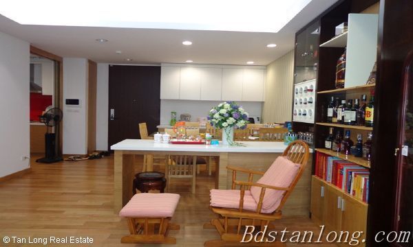Cần bán căn hộ tại Dolphin Plaza - 28 Trần Bình