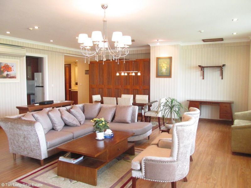 Cần bán gấp căn hộ chung cư 153m2 tòa E4 Ciputra, quận Tây Hồ