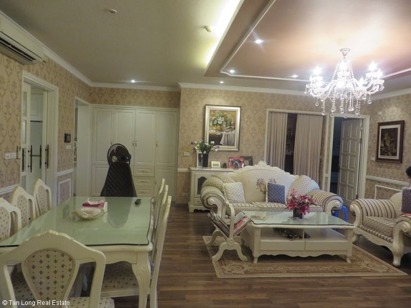 Cần bán gấp căn hộ chung cư 198m2 tòa E5 Ciputra, quận Tây Hồ