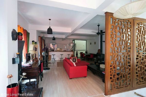 Cần bán gấp nhà lô góc 100m2 x 5 tầng tại Làng Yên Phụ, quận Tây Hồ