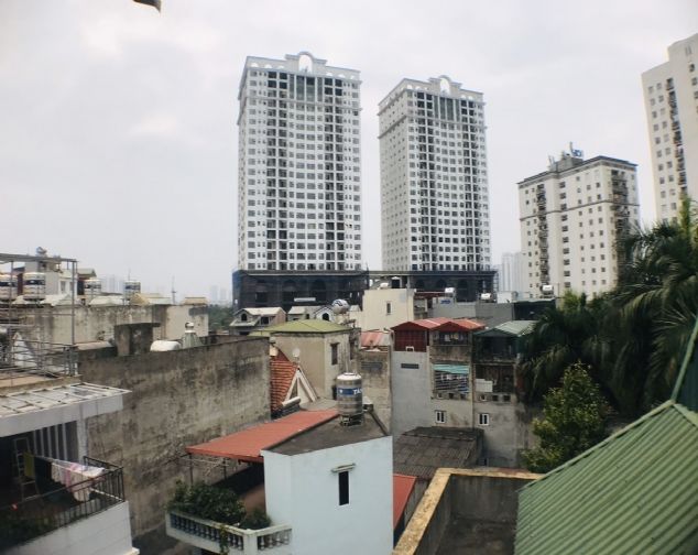 Cần bán nhà 5 tầng đẹp ở Lạc Long Quân Tây Hồ