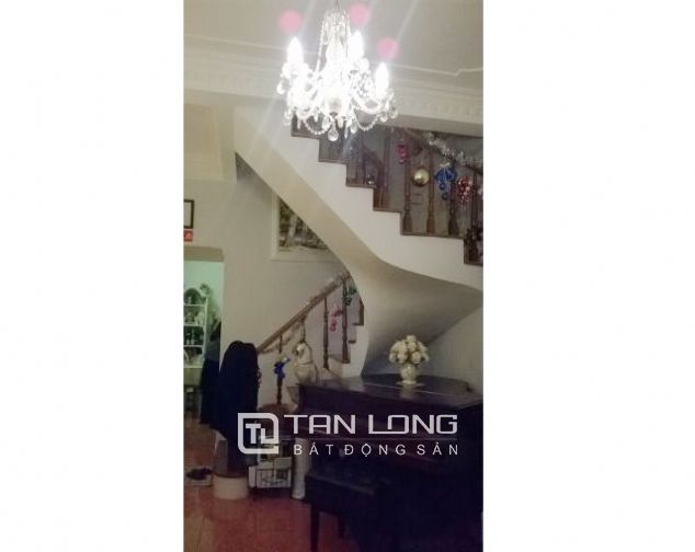 Cần bán nhà trong ngõ Xuân Diệu, quận Tây Hồ 55m2 hướng Đông Nam